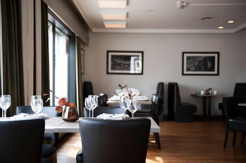 Henriks Hotell Skien Esterno foto