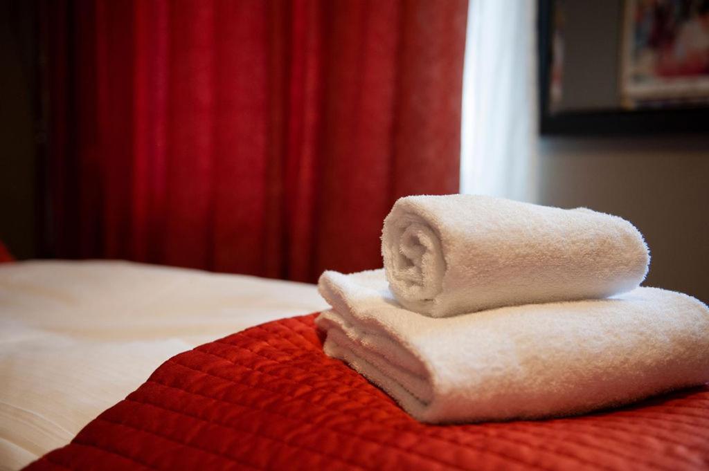 Henriks Hotell Skien Esterno foto